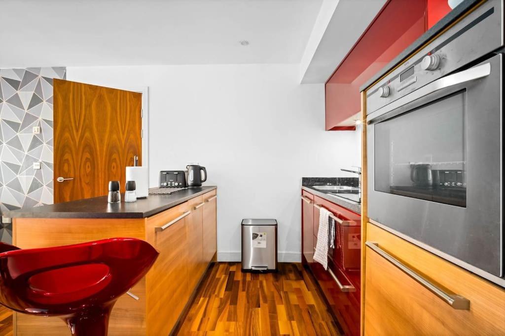 Spacious 2 Bed Apartment And Free Parking Бирмингем Экстерьер фото