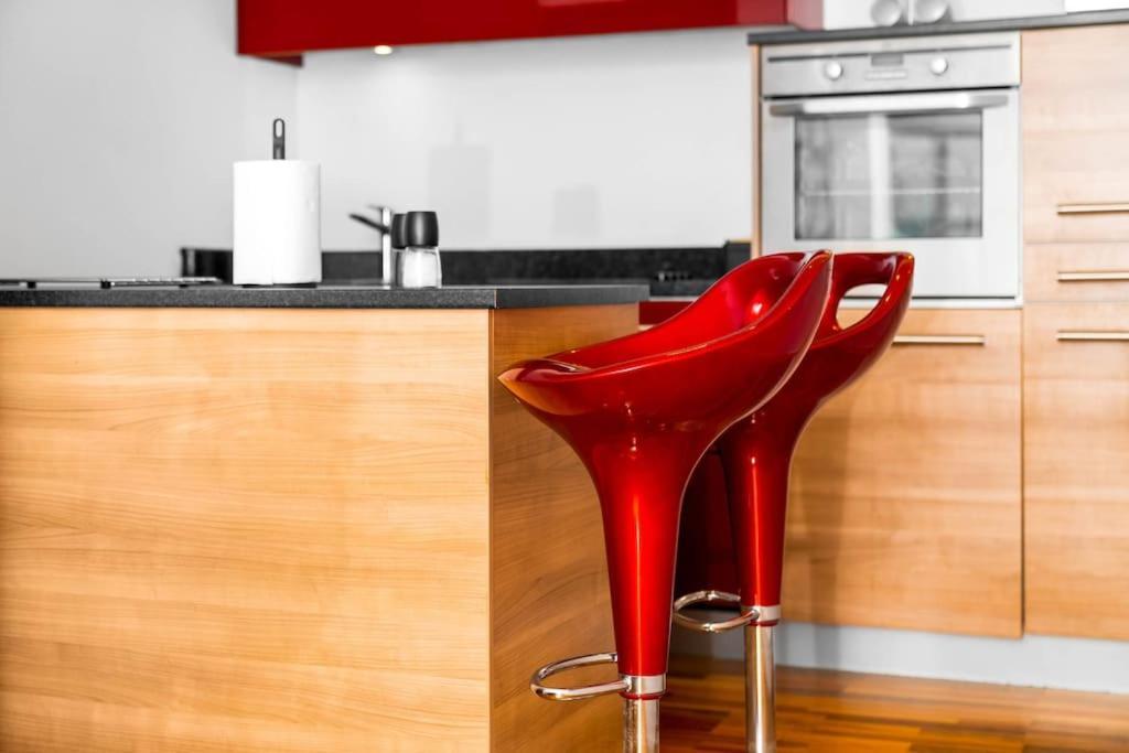 Spacious 2 Bed Apartment And Free Parking Бирмингем Экстерьер фото