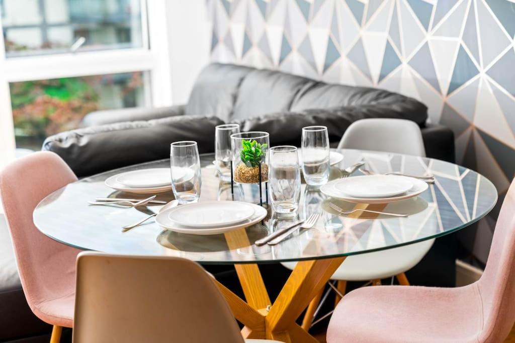 Spacious 2 Bed Apartment And Free Parking Бирмингем Экстерьер фото